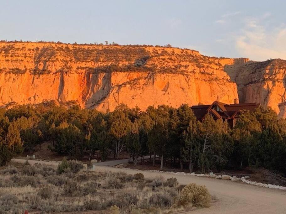 Painted Cliffs-Hot Tub, Amazing Views Between Zion And Bryce Villa Ордървил Екстериор снимка